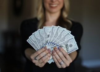 Jak zacząć zarabiać e-commerce?