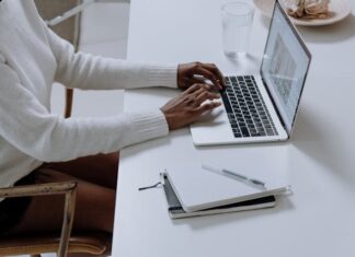 Ile za godzinę grafika? Ile za godzinę grafika