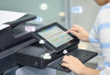 Jak sprzęt do obsługi dokumentów wpływa na tempo i jakość pracy biura? kserokopiarki w Płocku